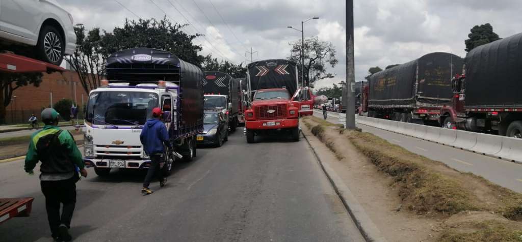Los trancones aumentaron en este importante corredor debido a las fallas mecánicas de los vehículos.
