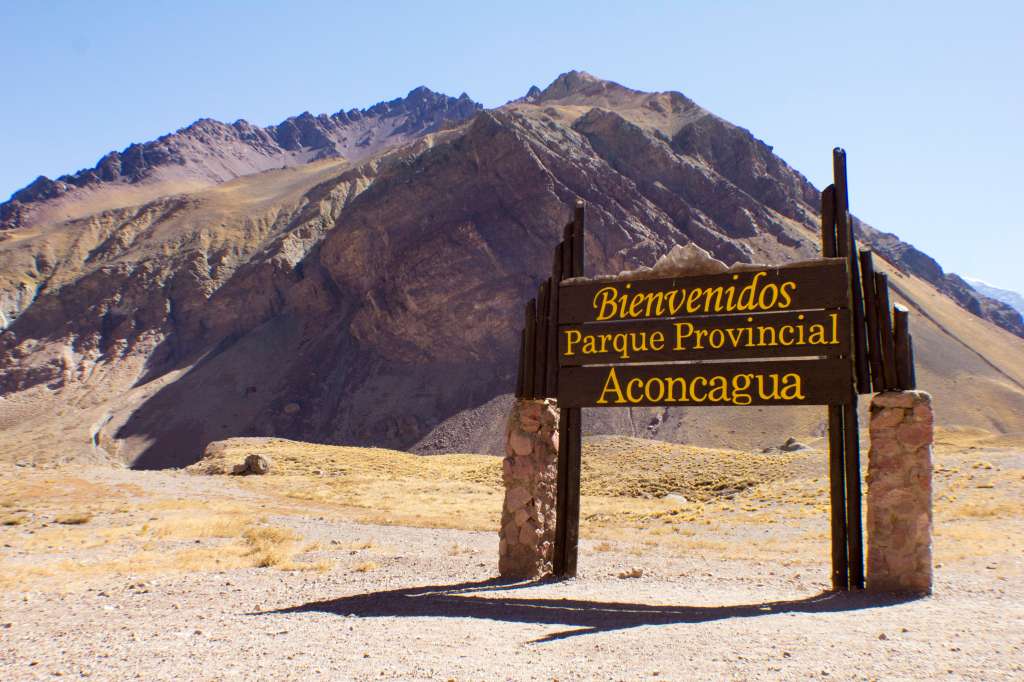 El Parque Provincial Aconcagua preserva glaciares que originan ríos y vegas de una belleza natural que atrae a visitantes de todo el mundo.