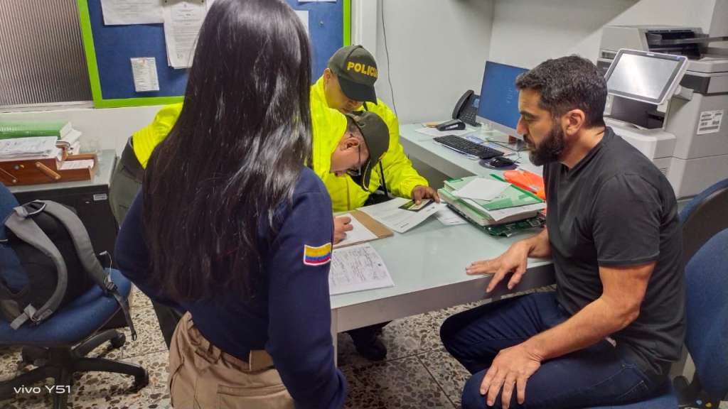 Arturo Char detenido por Migración Colombia a su llegada a Barranquilla.