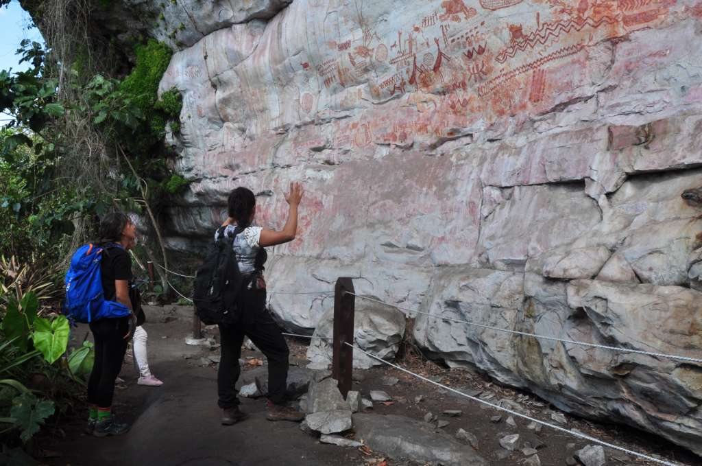 Lo que se ha denominado Cerro Azul Puerta del Chiribiquete, es uno de los atractivos turísticos más representativos de San José del Guaviare.