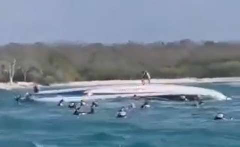 Así fue el rescate de 40 personas tras naufragio en Cartagena