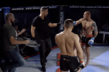 Luchador golpea al juez por no parar la pelea a tiempo