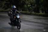 Recomendaciones para manejar moto en temporada de lluvias