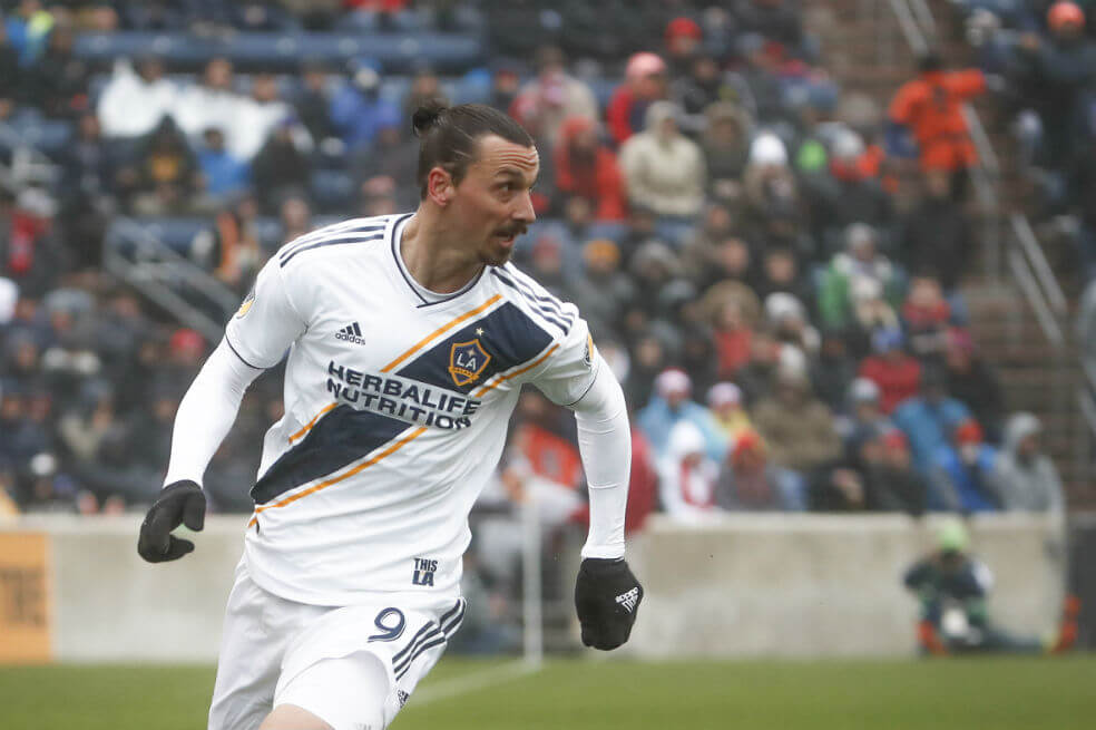 Zlatan Ibrahimovic firmaría un contrato por tres millones de euros con el AC Milán. / AFP