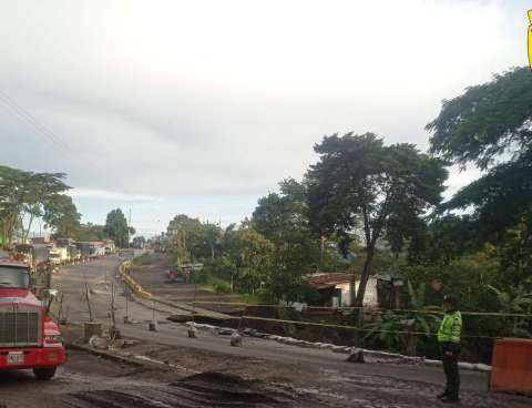 Reportan cierre parcial en la vía Guaduas – Villeta por perdida de bancada