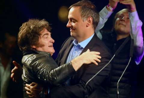Renunció la mano derecha del presidente Milei en Argentina: así fue su ascenso y caída