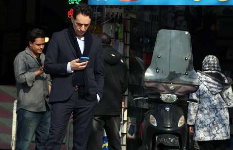 ¿Qué se siente vivir desconectado de Internet? La “cárcel simulada” en la que vive Irán