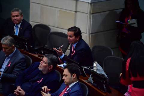 Colombia Compra Eficiente niega denuncias de senador Luna y descarta crisis