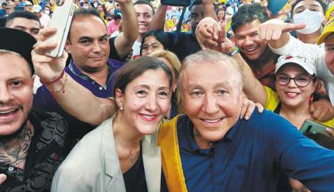 Ingrid Betancourt, por la “redención” tras salidas en falso de Rodolfo Hernández