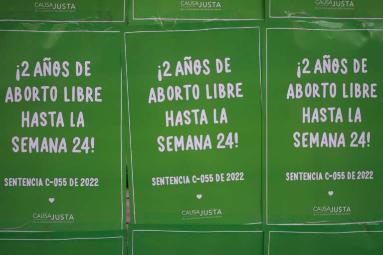 La sentencia de la Corte Constitucional que despenalizó el aborto hasta la semana 24 de gestación se llama C - 055.