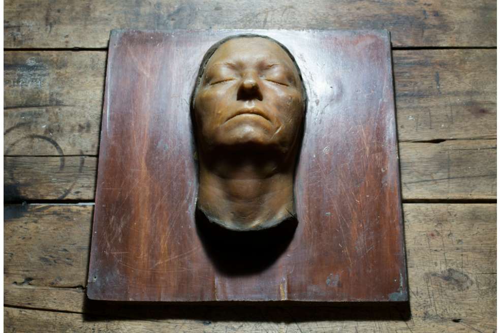 Fue a principios de la década de 1980 que María Teresa Cano incursionó en el arte cuestionando lo íntimo y rutinario de los objetos domésticos. / Crédito: Felipe García López