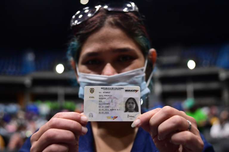 Dicho documento, después de un arduo trabajo de meses, comenzó a entregarse físicamente desde octubre del año pasado. Ahora, para agilizar el proceso de entrega, se han establecido puntos masivos para que la población migrante reclame su ETP.