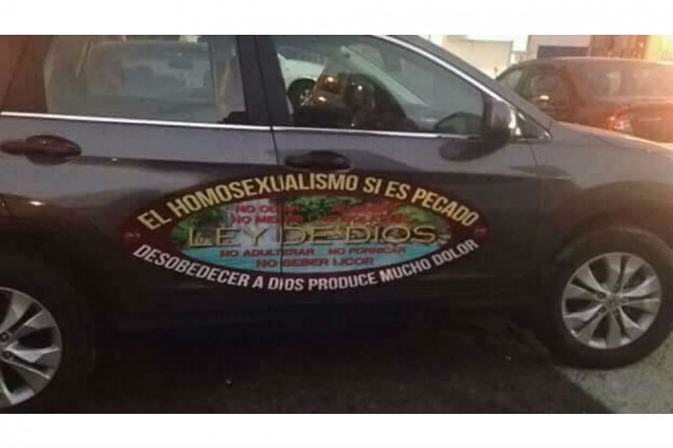 Estos son los vehículos que recorren las calles de Barranquilla con el mensaje. /Archivo particular