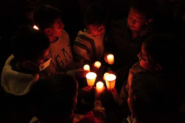 Con velatón, familia de Juan Felipe Camargo Correa, exigió justicia por su muerte.
