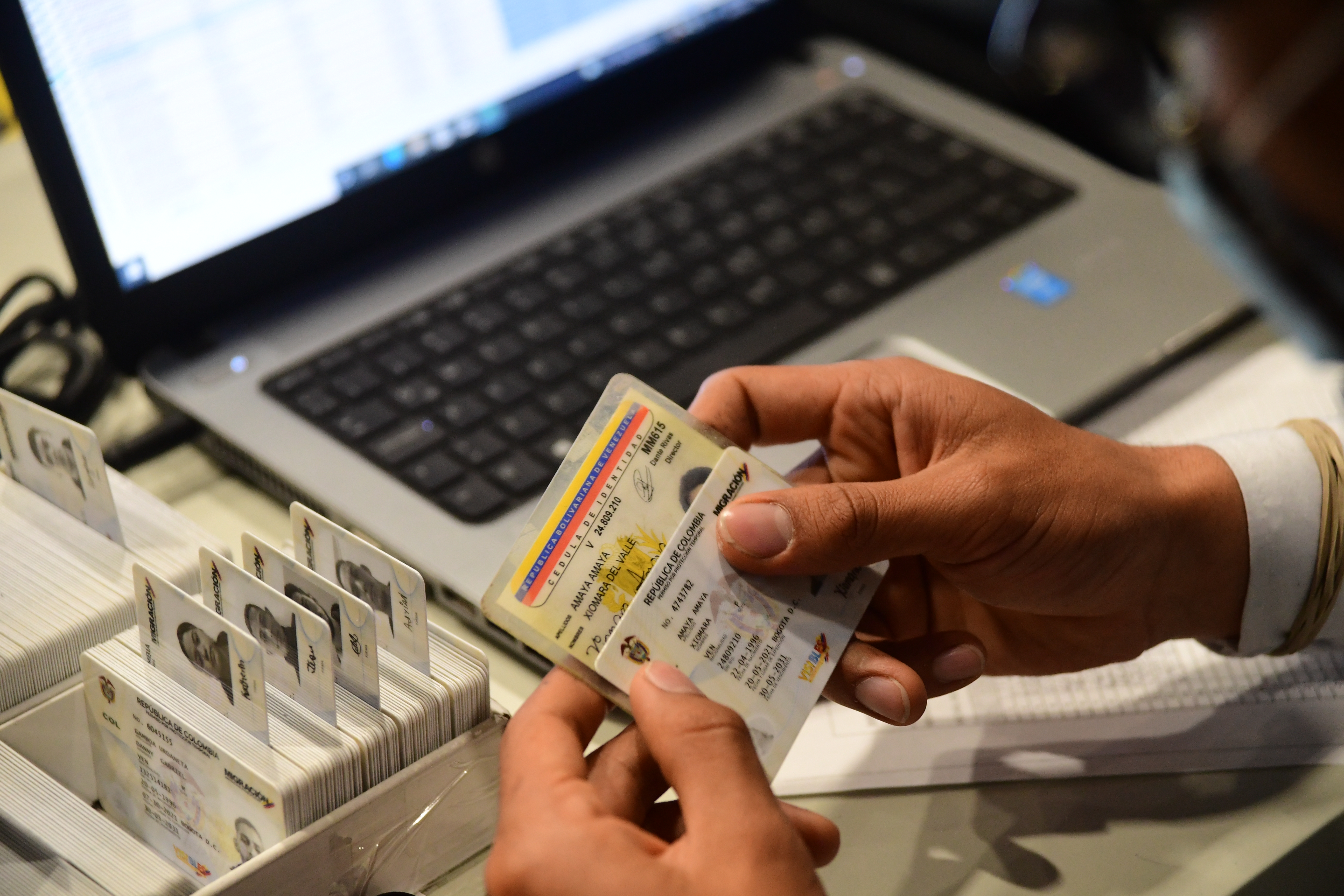 Jornada de entrega de cédulas a ciudadanos venezolanos residentes en Colombia