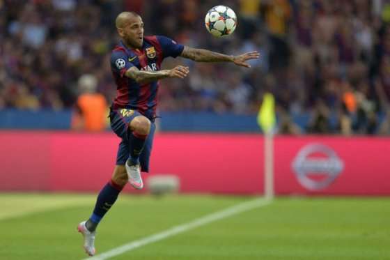 Daniel Alves, con la camiseta de Barcelona.