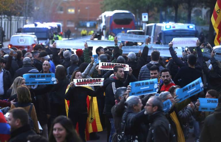 Protestas independentistas antes del clásico Barcelona-Real Madrid