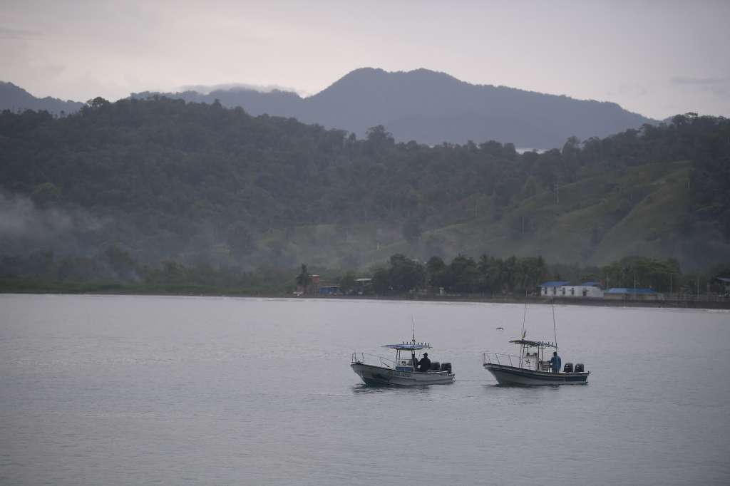 Diferentes aspectos de este municipio del Chocó: Habitantes, calles, vista panorámicas, playa, mar, carreteras, aves, flora, fauna, cascadas, Lanchas y pescadores.