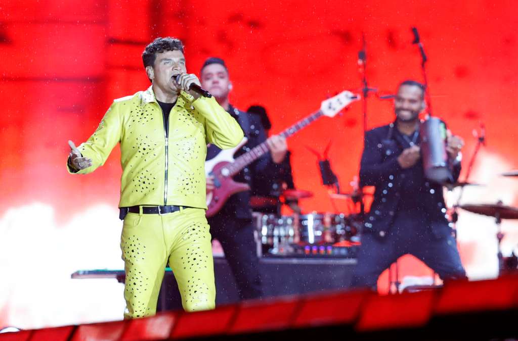 AME4602. BOGOTÁ (COLOMBIA), 29/08/2025.- El cantante colombiano Silvestre Dangond se presenta como parte de su gira 'El último baile tour' este viernes, en Bogotá (Colombia). EFE/ Mauricio Dueñas Castañeda