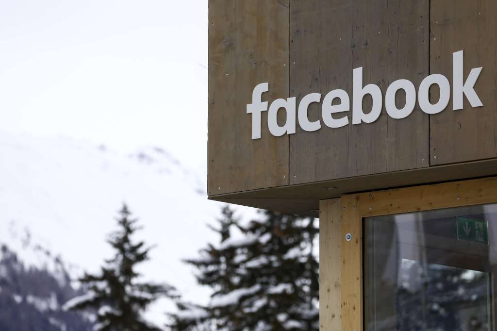 Los grandes bancos han comenzado a mirar de reojo la criptomoneda liderada por Facebook. / Bloomberg News.