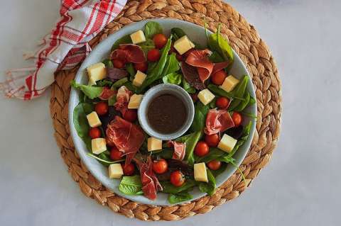 Aprende este 2025 a hacer esta ensalada de jamón serrano para el almuerzo