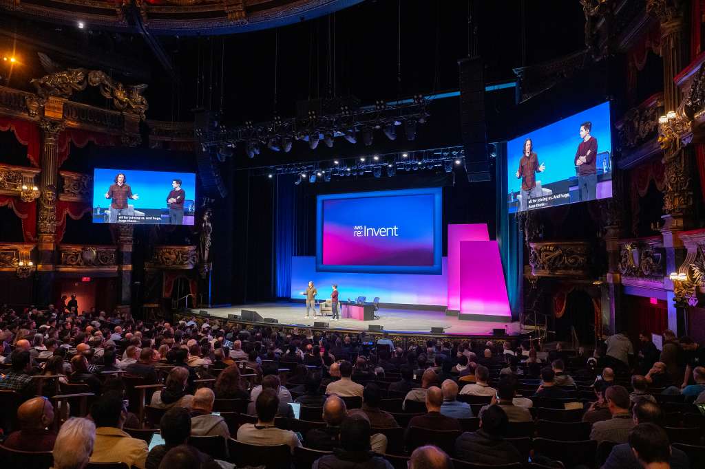 La gran novedad de este re:Invent2025 estuvo quizá en los agentes de IA. Estos representan una evolución significativa en la IA.