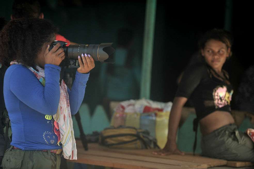 Más de 200 miembros de las Farc se están capacitando como fotógrafos, periodistas, diseñadores y editores de video. / Óscar Pérez