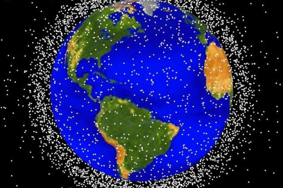 Los objetos que orbitan la Tierra podrían estar aumentando la luz difusa en la atmósfera superior hasta en un 10%.