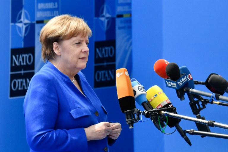 Tras críticas de Trump, Merkel afirma que su política es "independiente"