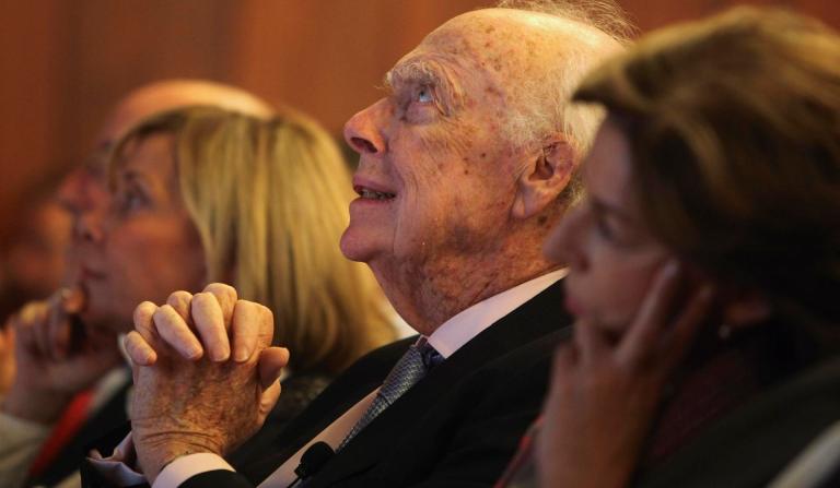 Falleció James Watson, uno de los científicos que ayudó a descubrir el ADN