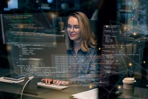 Importancia de la formación en IA y Big Data para la toma de decisiones estratégicas