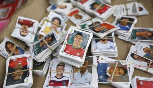 Láminas del álbum Panini del Mundial de Brasil 2014. / AFP