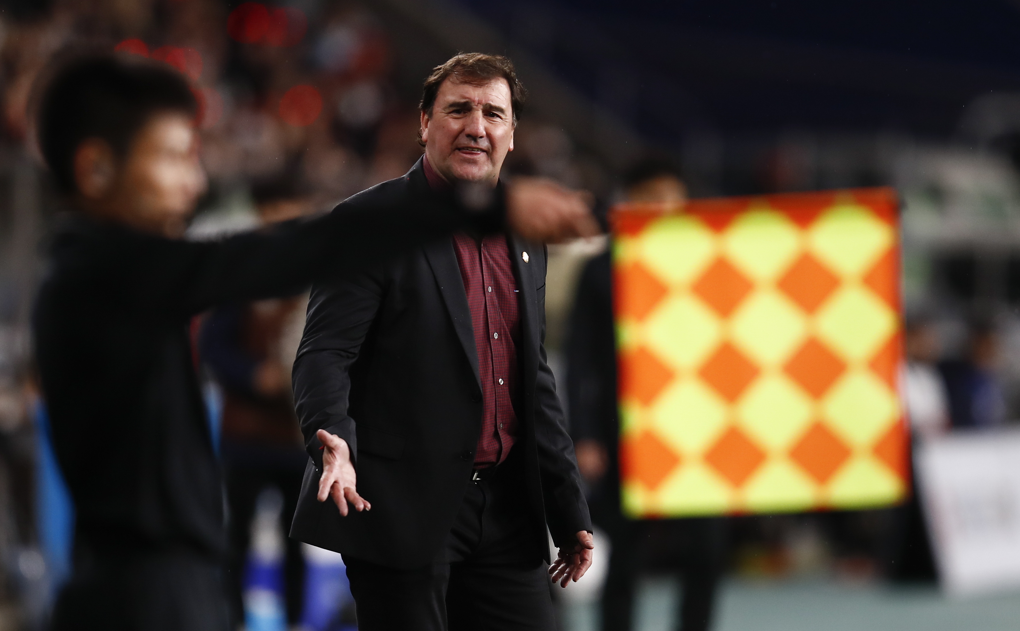 Ulsan (Korea, Republic Of), 24/03/2023.- Colombia's head coach Nestor Lorenzo (2R) reacts during a soccer friendly match between South Korea vs Colombia at Munsu World Cup Stadium in Ulsan, South Korea, 24 March 2023. (Futbol, Amistoso, Mundial de Fútbol, Corea del Sur) EFE/EPA/JEON HEON-KYUN