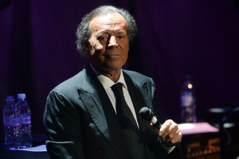 «Conozco de memoria a mis nietos, son divinos»: Julio Iglesias