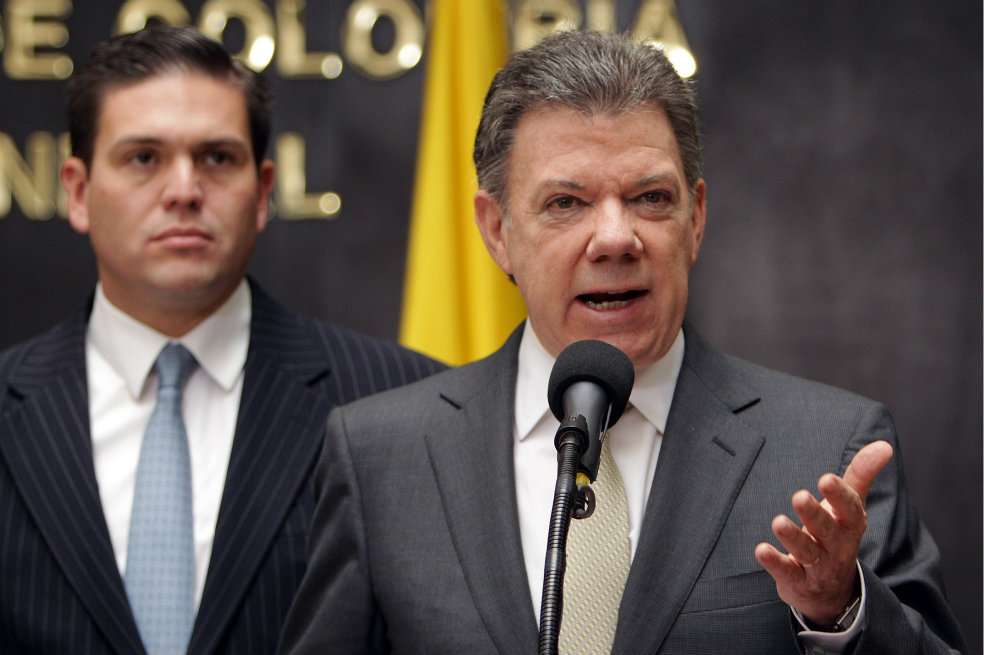 El presidente Juan Manuel Santos y el ministro de Defensa tuvieron que salir esta semana a hacerle frente a este nuevo episodio de supuestas chuzadas ilegales. / EFE