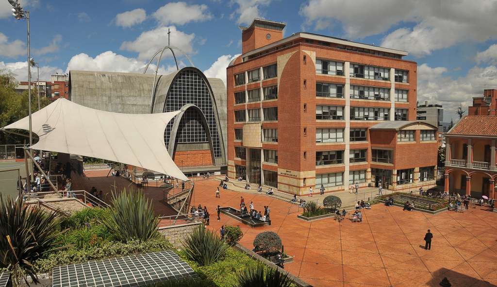 Campus de la Universidad de La Salle, una institución comprometida con la calidad.