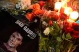 Fans rinden homenaje a Juan Gabriel en la Plaza Garibaldi