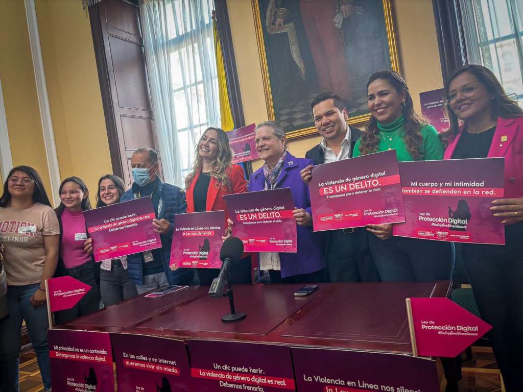 Las senadoras Ana María Castañeda (Cambio Radical) y Clara López (Pacto Histórico) radicaron la iniciativa.