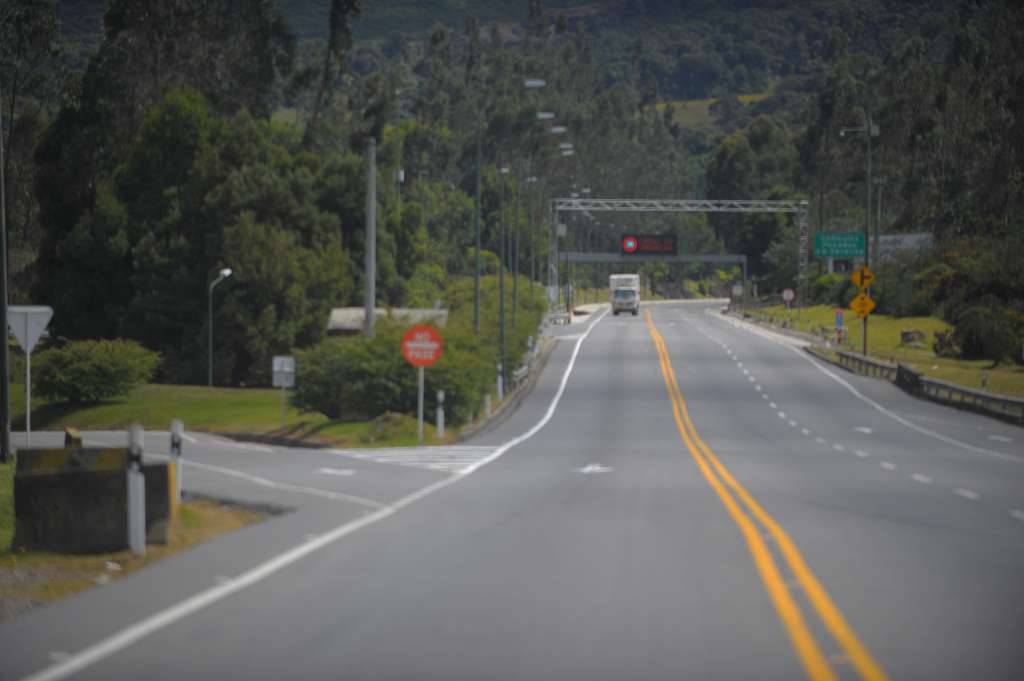 Así luce la vía Bogotá-Villavicencio luego del cierre total decretado por el Ministerio de Transporte.