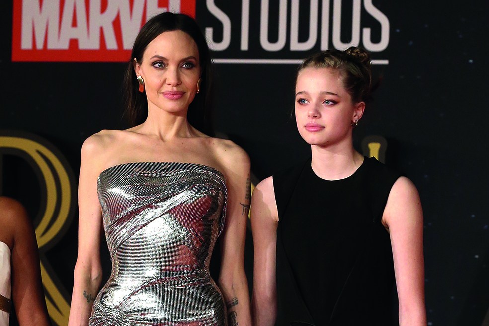 Shilou impactó con su ´look' y con el gran parecido con Angelina Jolie, su mamá, que quiere ir de 'chaperona' en sus primeras citas románticas.