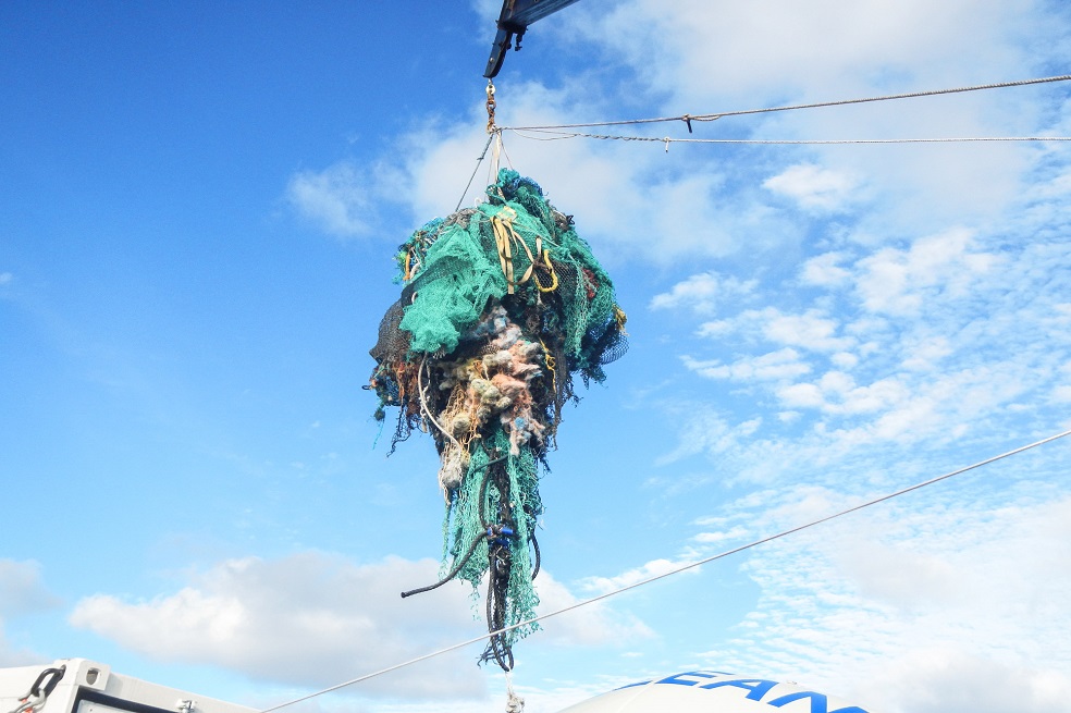 Un total de 1.8 billones de piezas de plástico que pesan 80.000 toneladas métricas se encuentran actualmente a flote en esta área. / The Ocean Clean Up Foundation