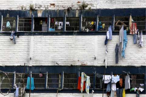 Medellín lanza estrategia para acompañar a mujeres privadas de la libertad y sus familias