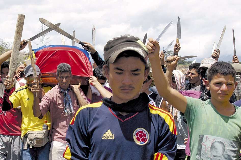Los campesinos del Catatumbo durante el sepelio de una de las víctimas de los recientes enfrentamientos con la fuerza pública. / Prensa Rural