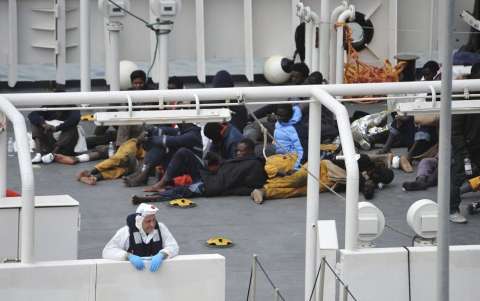 Naufragio de 700 personas prende las alarmas ante la inmigración en el Mediterráneo