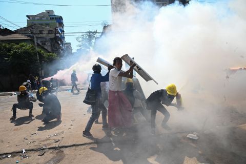 Tres manifestantes muertos en Birmania durante protestas contra golpe de Estado