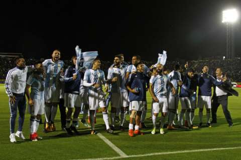 ‘Brujo’ Manuel, ¿otra arma argentina para clasificar al Mundial?