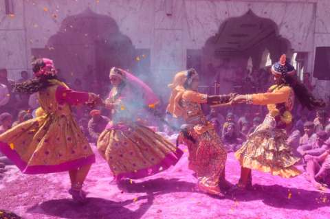 En fotos: India celebra el Holi, la fiesta más "loca" del país asiático