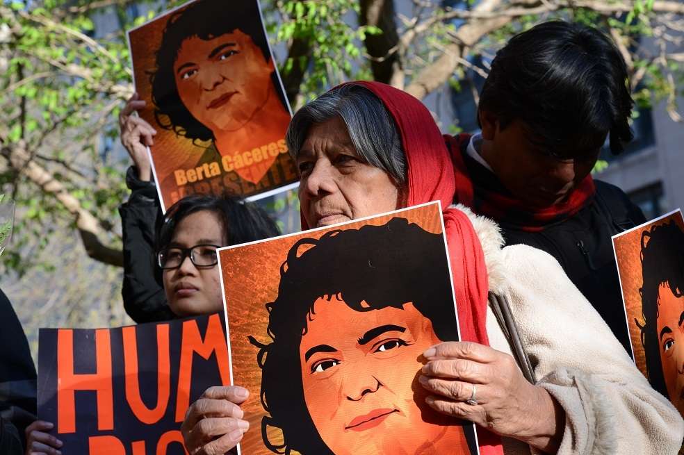 Berta Cáceres, líder ambiental de Honduras, fue asesinada el 3 de mayo del 2016. Desde entonces se convirtió en el rostro de esta lucha. / CIGH