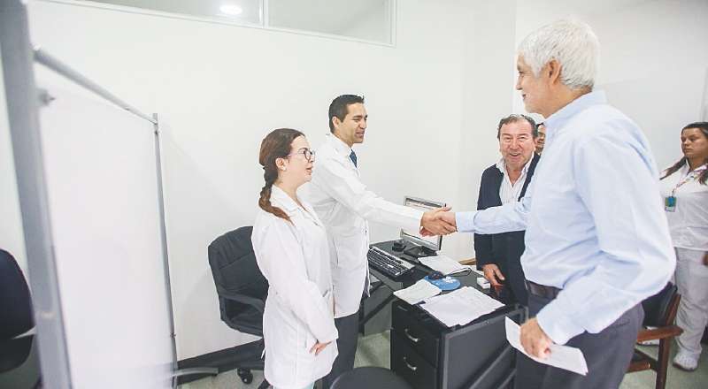 El alcalde Enrique Peñalosa recorrió las instalaciones del San Juan de Dios. / Alcaldía