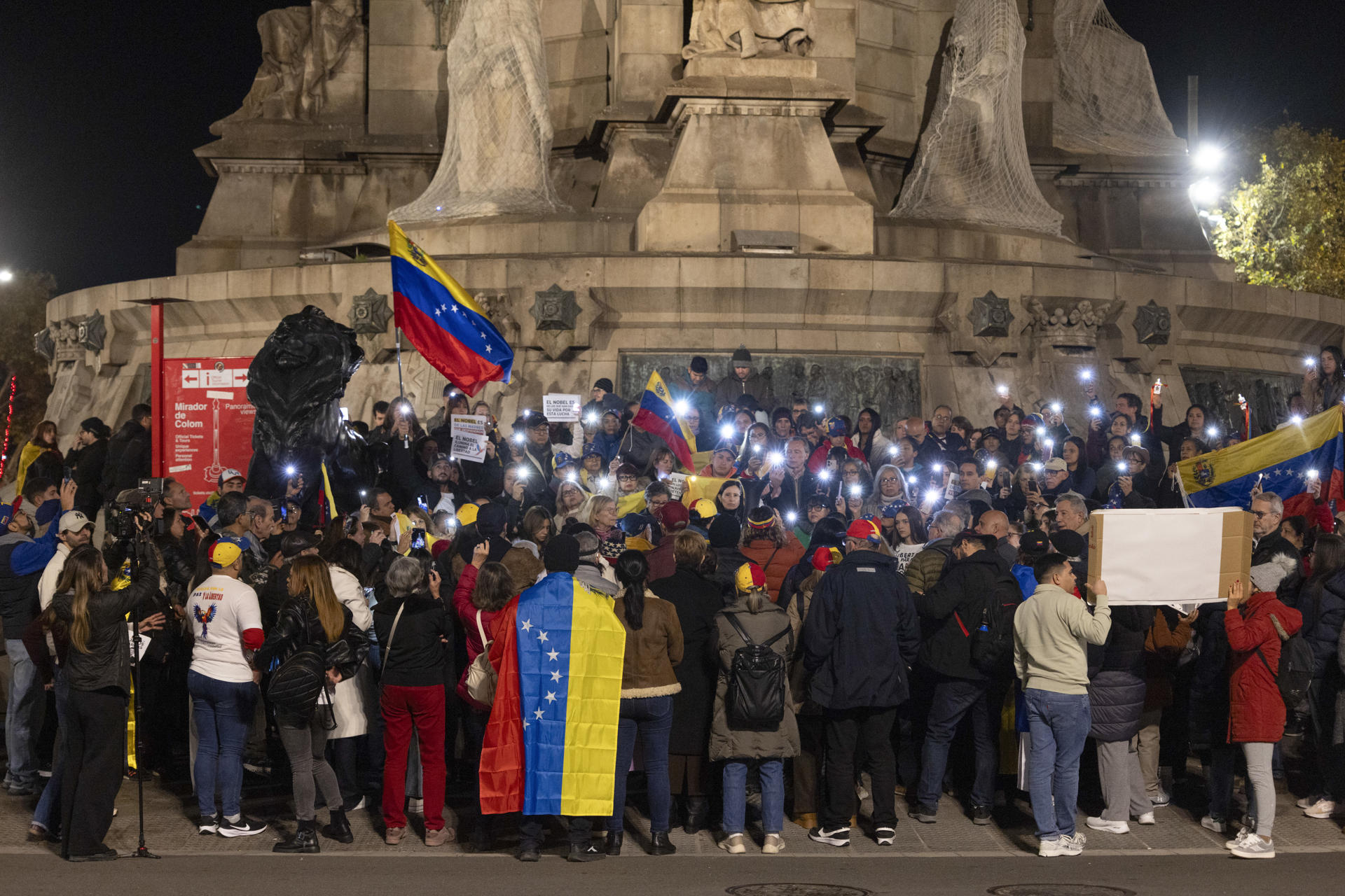 BARCELONA, 06/12/2025.- El partido de la premio Nobel de la Paz María Corina Machado, 'Vente Venezuela', organiza una movilización en Barcelona "por la paz y la libertad". EFE/Marta Pérez